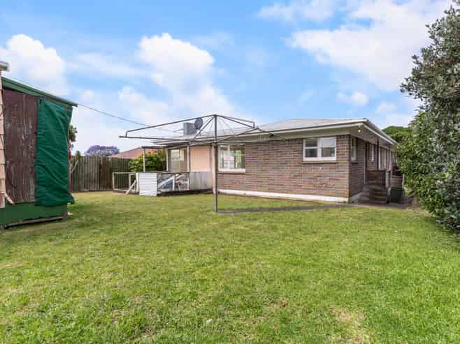 2/28 Mckean Avenue, Manurewa