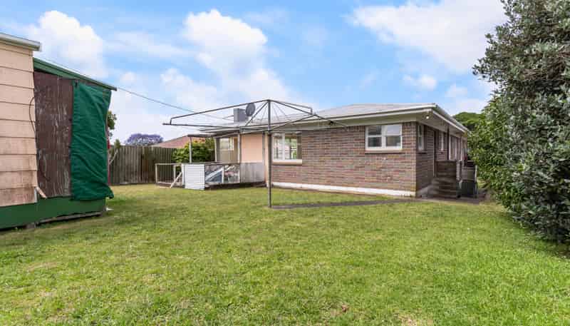 2/28 Mckean Avenue, Manurewa