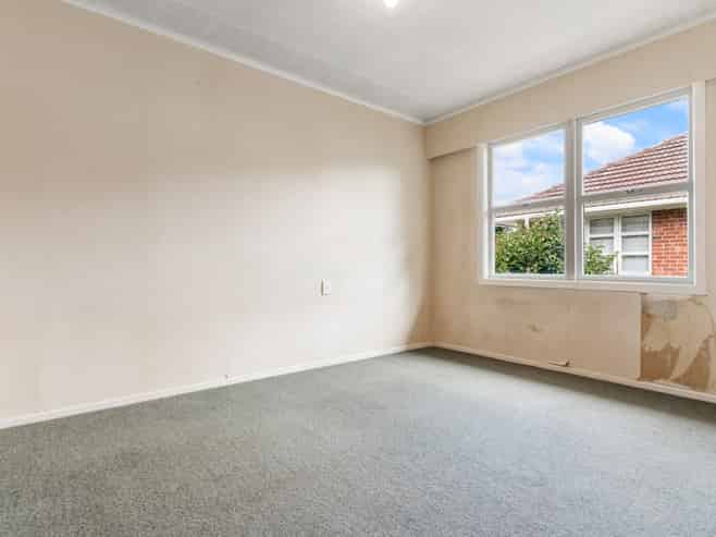 2/28 Mckean Avenue, Manurewa
