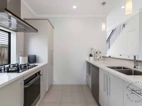 7 Costa Viva Crescent, Karaka