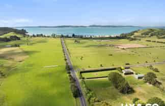 889 North Road, Clevedon