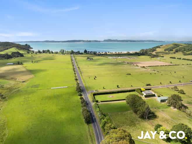 889 North Road, Clevedon