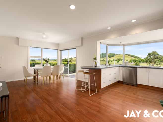 889 North Road, Clevedon