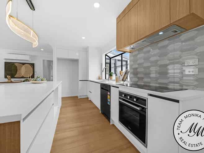 11 Idesia Place, Totara Heights