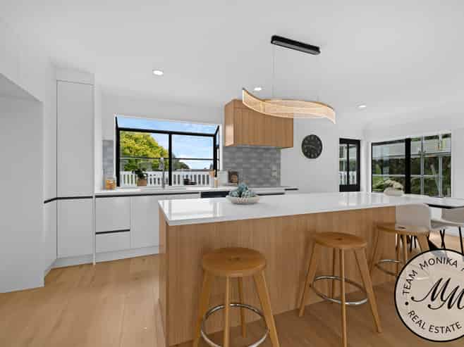 11 Idesia Place, Totara Heights