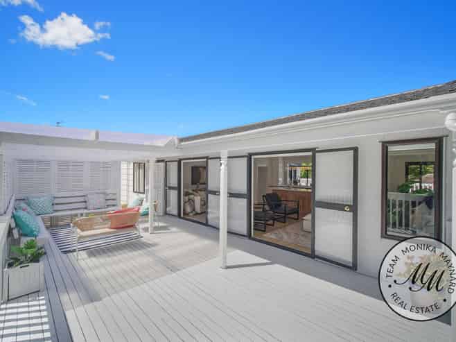 11 Idesia Place, Totara Heights