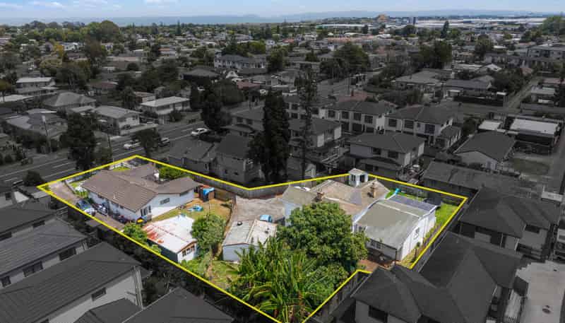 121A & 123 Russell Road, Manurewa