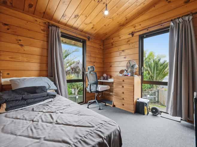 1/8 Chichester Drive, Rosehill