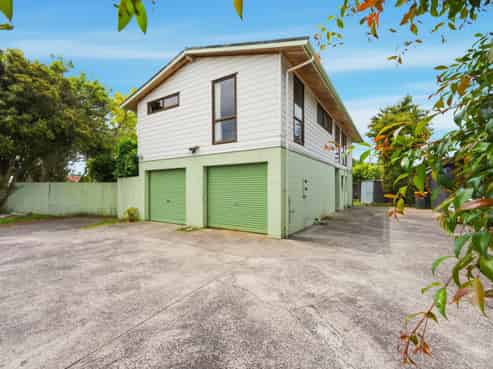 1/8 Chichester Drive, Rosehill