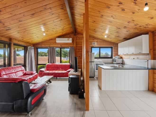 1/8 Chichester Drive, Rosehill