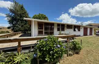 1002 Te Akau Road, Raglan