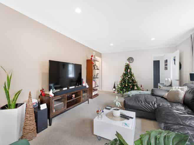 5 Carousel Crescent, East Tamaki Heights