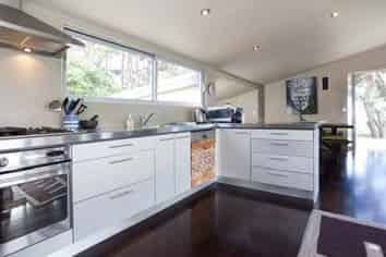 134 Lone Kauri Road, Karekare