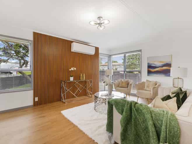 7 Leonard Place, Otara