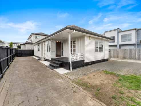 169 Russell Road, Manurewa