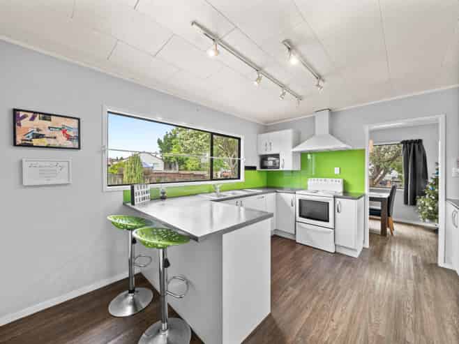 19 Rukumoana Place, Clendon Park