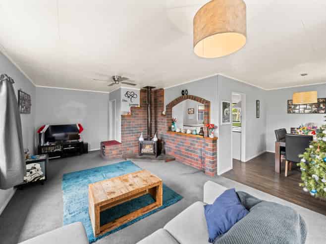 19 Rukumoana Place, Clendon Park