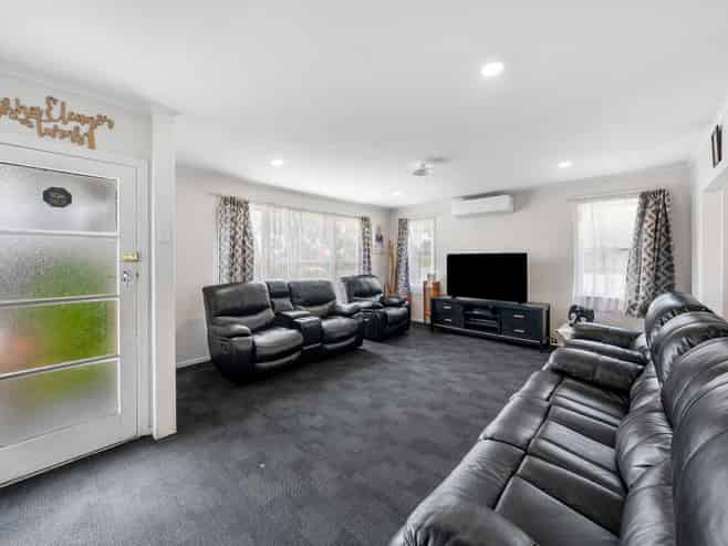 2/35 Forbes Road, Favona