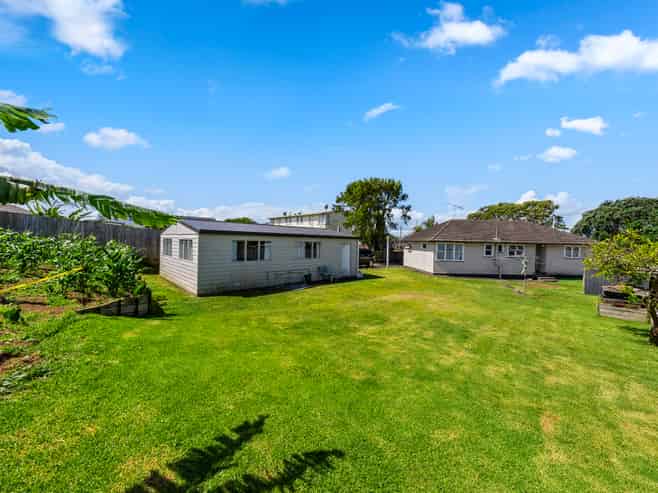 2/35 Forbes Road, Favona