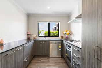 24 Tutuwhatu Crescent, Weymouth