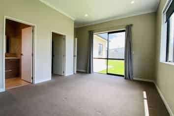 11 Penny Lane, Pukekohe