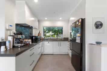 3 Woodlark Close, Weymouth