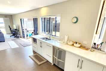  108 Totara Place, Matarangi