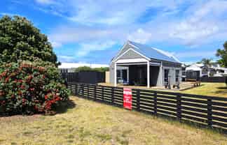  108 Totara Place, Matarangi