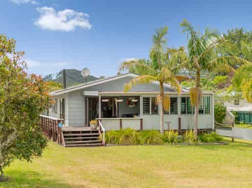 6 Rees Avenue, Cooks Beach