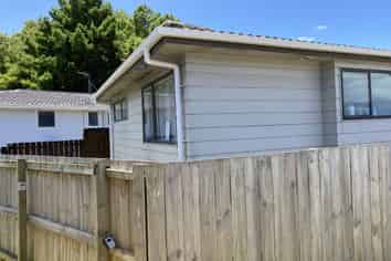 8A Quintal Place, Papatoetoe