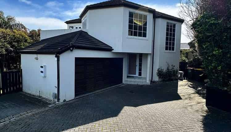 2a/13 Bucklands Beach Road, Bucklands Beach