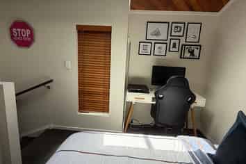 2/220 Thorndon Quay, Pipitea