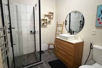 2/220 Thorndon Quay, Pipitea