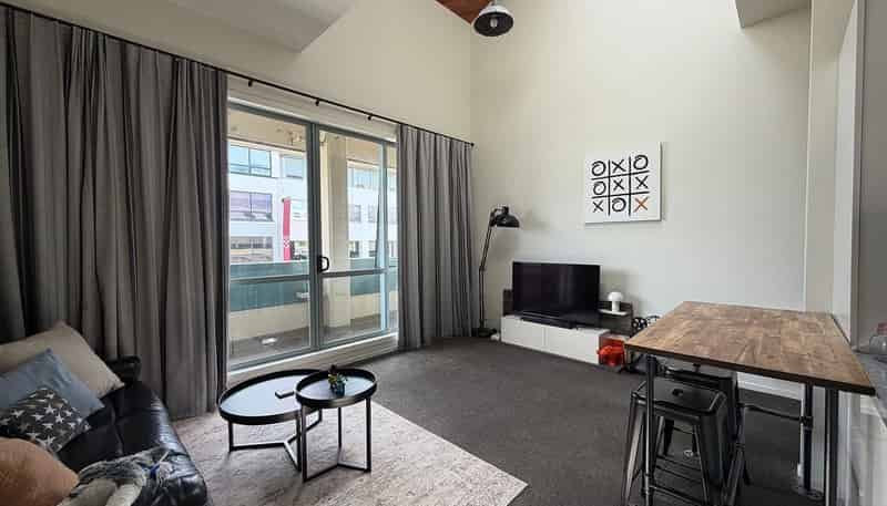 2/220 Thorndon Quay, Pipitea