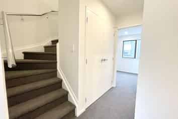 327 Glengarry Road, Glen Eden