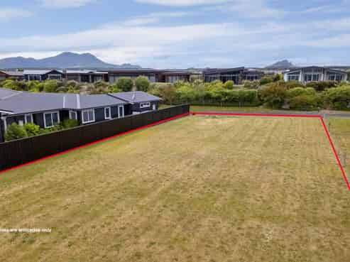 24 Kurapoto Lane, Rainbow Point