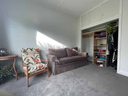 25 Luxford Street, Berhampore