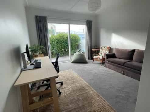 25 Luxford Street, Berhampore