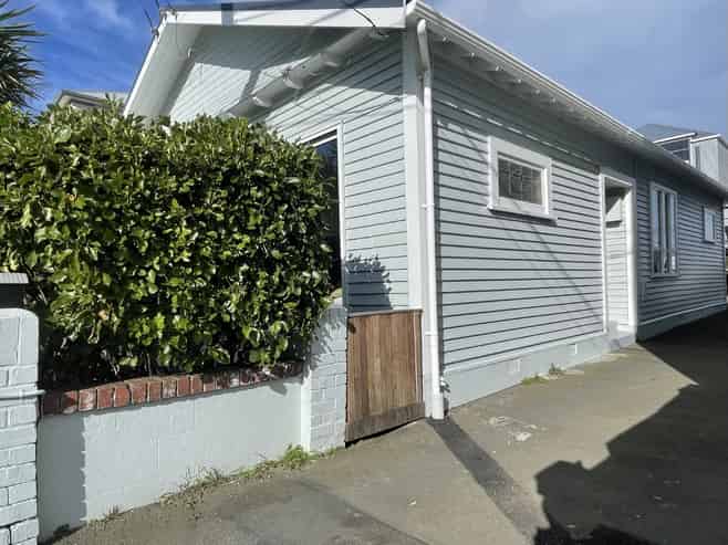 25 Luxford Street, Berhampore