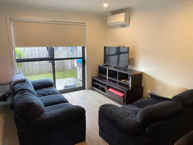 1/96 Knighton Road, Hillcrest