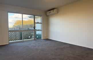 2/370 Triangle Road, Henderson