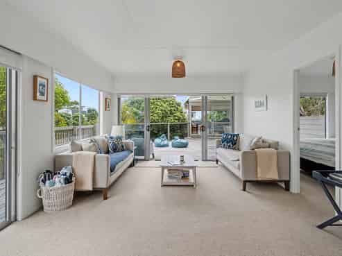 221 Tangiora Avenue, Whangapoua