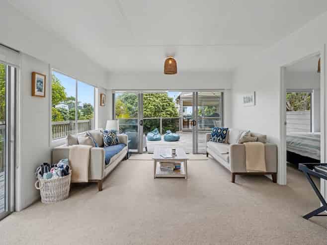 221 Tangiora Avenue, Whangapoua