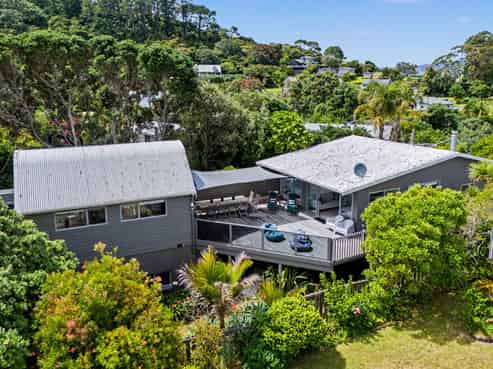 221 Tangiora Avenue, Whangapoua