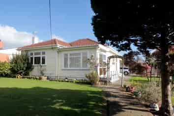 85 Bartholomew Road, Levin