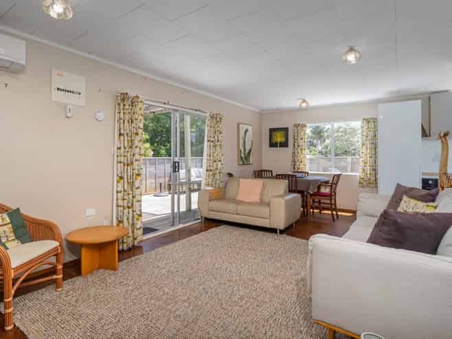 235 Tangiora Avenue, Whangapoua