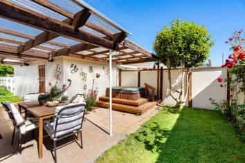 2/800 Willowpark Road South, Akina