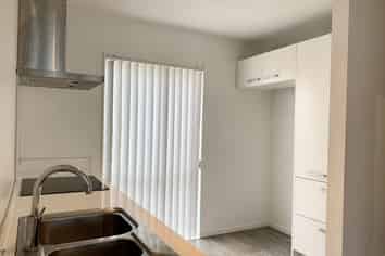 37A/90 Makamaka Lane, Albany