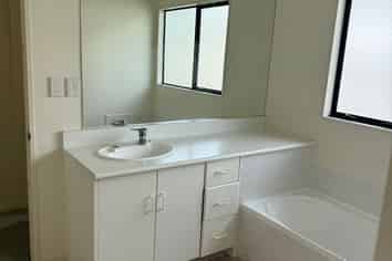 104 Cortina Avenue, Johnsonville