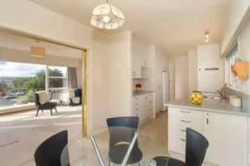 18 Raeben Avenue, Hillcrest